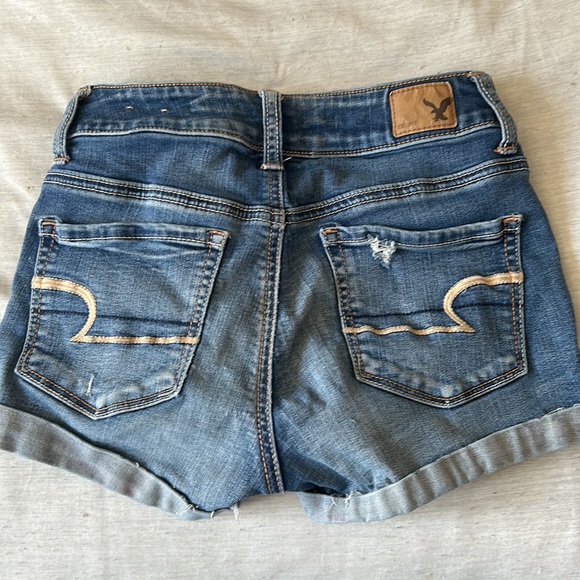 American Eagle Shorts size 0 - Picture 2 of 4